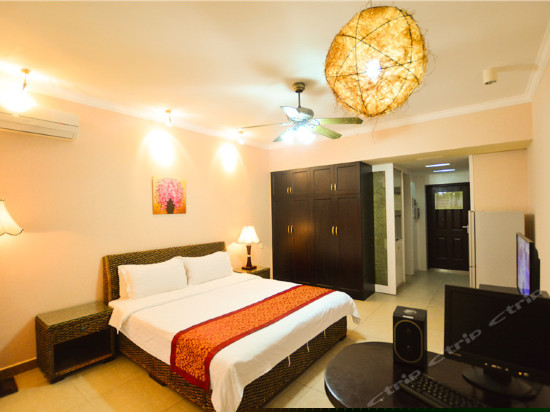 高级海景电脑大床房