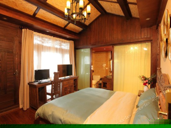 前院豪华阳台休闲观景房