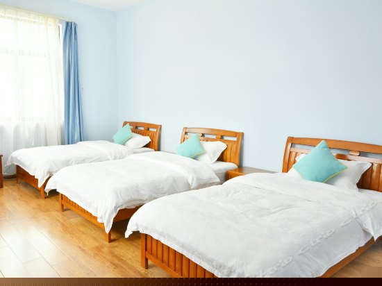 温馨家庭三人间