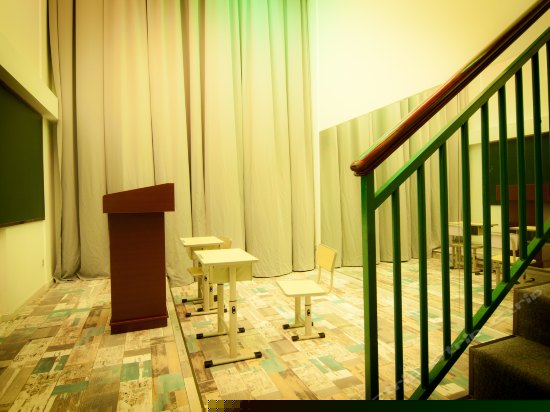 学院教室主题房