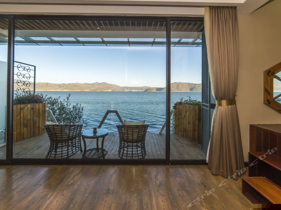 精品海景特色大床房