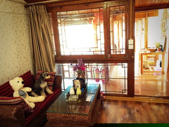 蜜月情侣大床房（二楼）