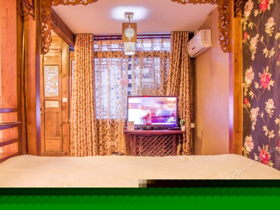 雪山语唯美大床房