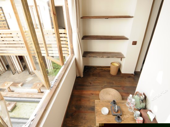 物空二楼榻榻米景观大床房