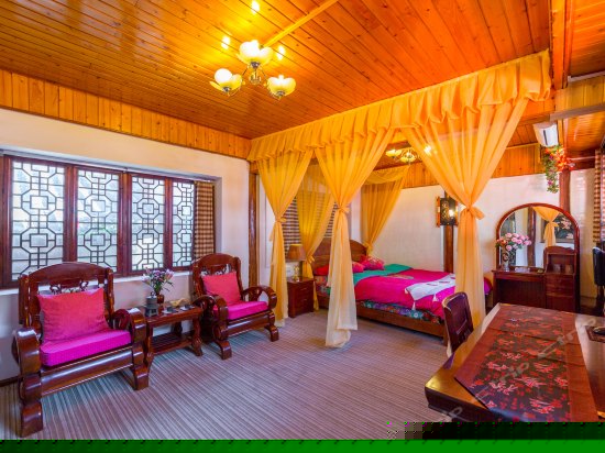 二楼豪华大床房