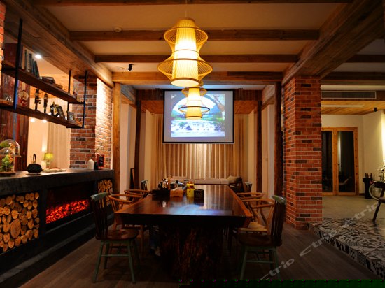 淡墨·溪景大床房