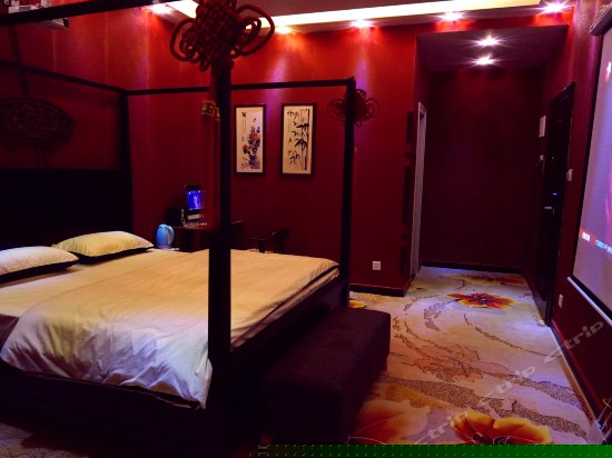 古典中式主题影院房