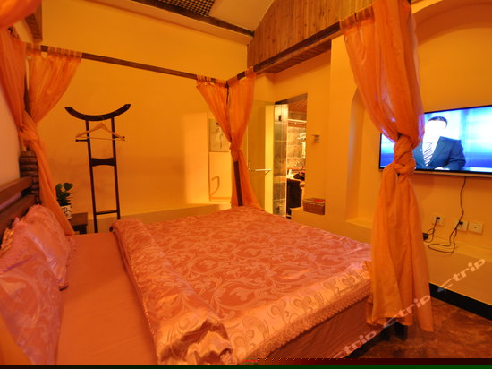 蜜月阳光大床房(胭脂醉)