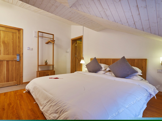 山景露台亲子房