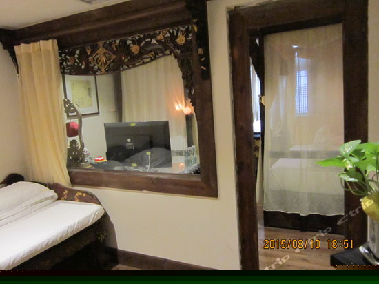 雅致三人房(一室一厅）