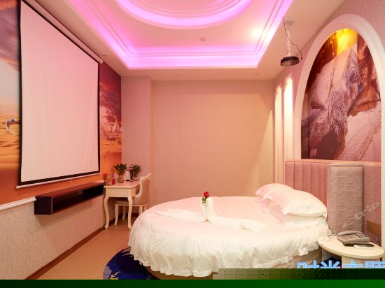 情侣主题圆床房(无窗)