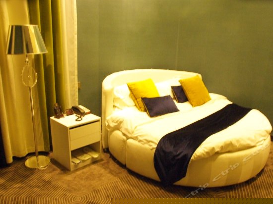 浪漫主题房(无窗)