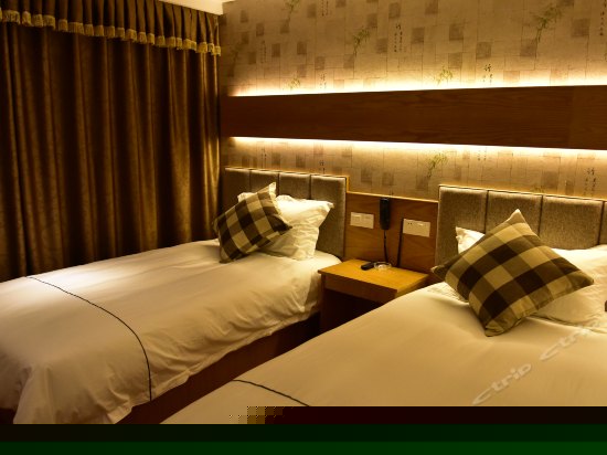 舒适双床间
