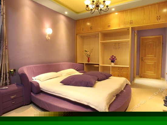 主题温馨大圆床房