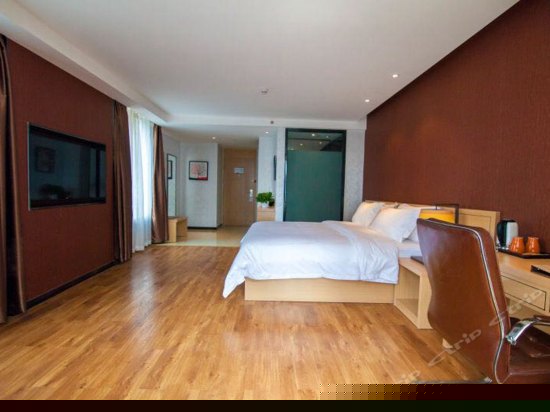 品乐豪华大床房