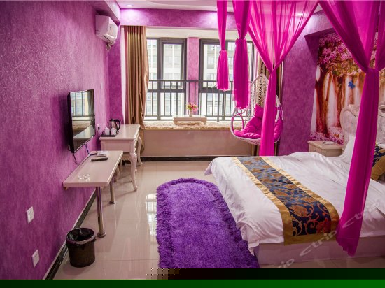 时尚情侣大床房