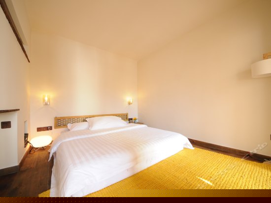 物空二楼榻榻米景观大床房