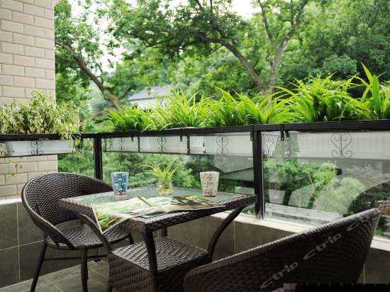 印象西湖雨阳台大床房