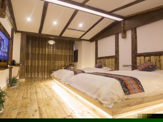 土家风情榻榻米-天门山观景