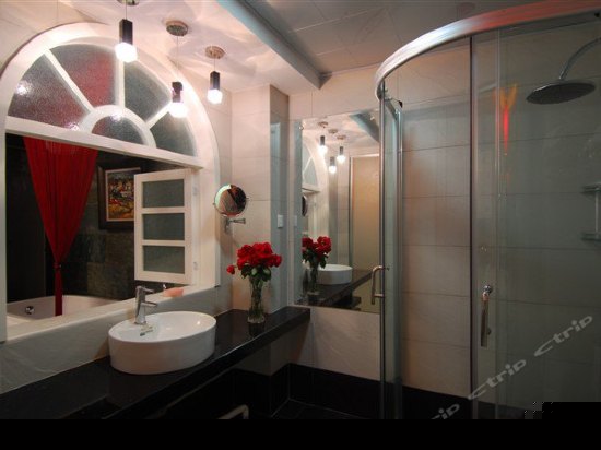 豪华海景蜜月套房