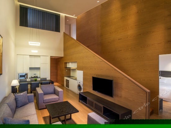 西楼三卧室家庭套房