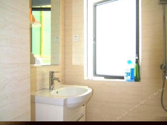 侧面海景开放式两房一厅