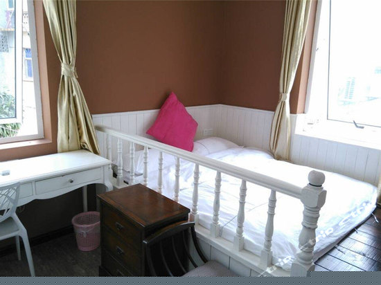 温馨榻榻米大床房