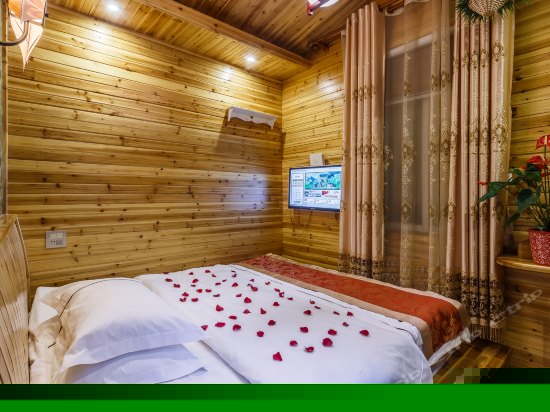 东南亚榻榻米房