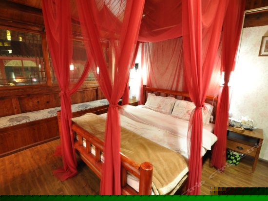 豪华蜜月大床房（三忘屋）