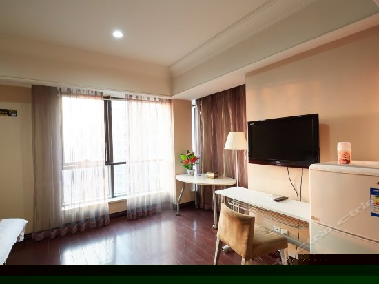 浪漫主题大床房