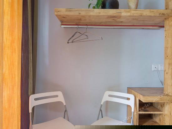 华灯江畔家庭房