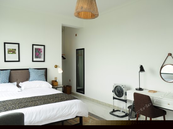 侧面海景大床房