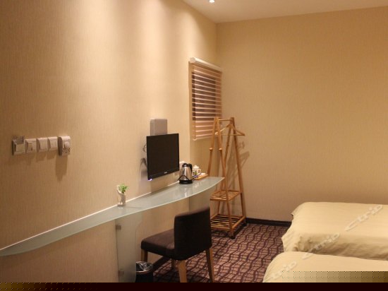 标准双床房(百叶窗)