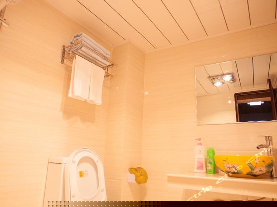 明媚如花大床房