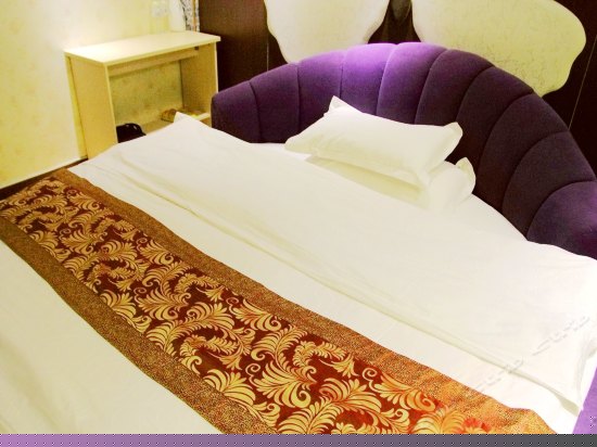 简约主题大床房