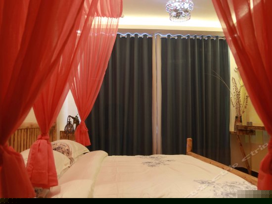 阳光蜜月大床房