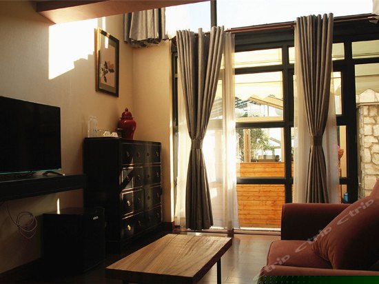 花园复式双床房