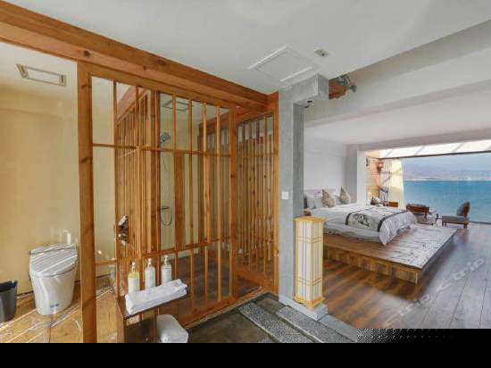 精品海景特色大床房