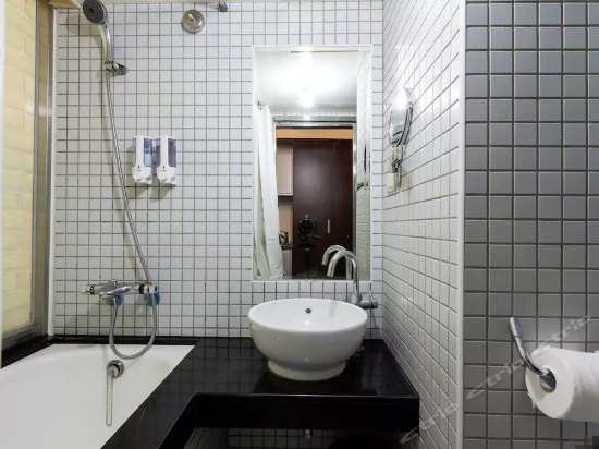 The car 2-4人房四人房