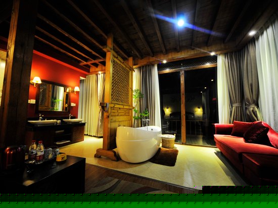 全湖景情侣蜜月房