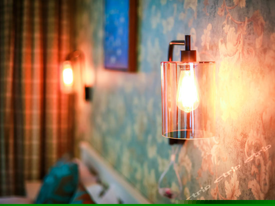 抱庭舒适大床房