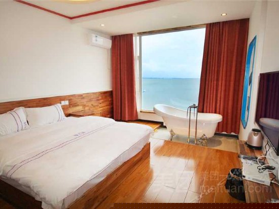 海景豪华情侣大床402房403房
