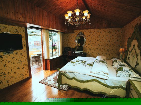 宫（超大江景阳台大床房）