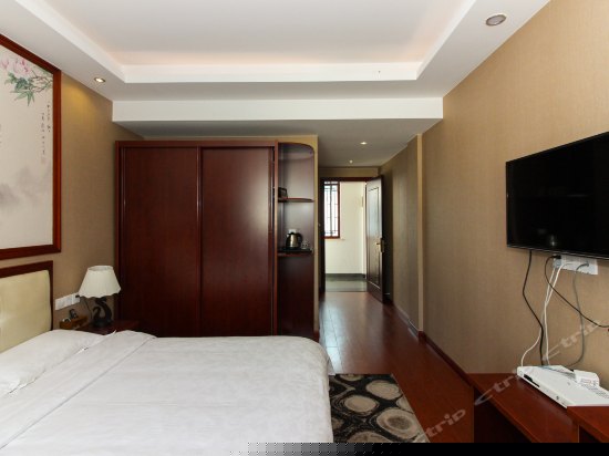 恋蝶（豪华特色大床房）