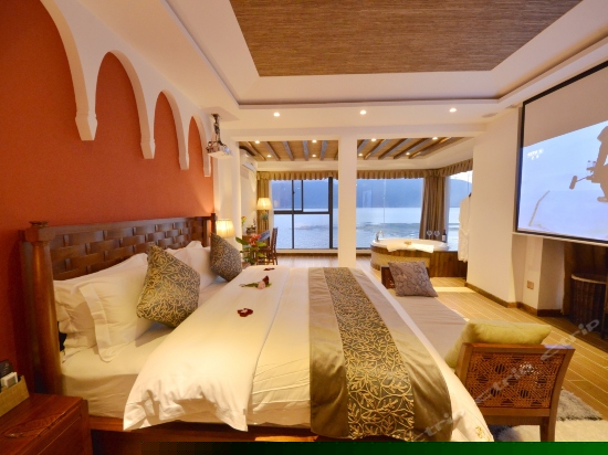 豪华海景套房-东南亚风格