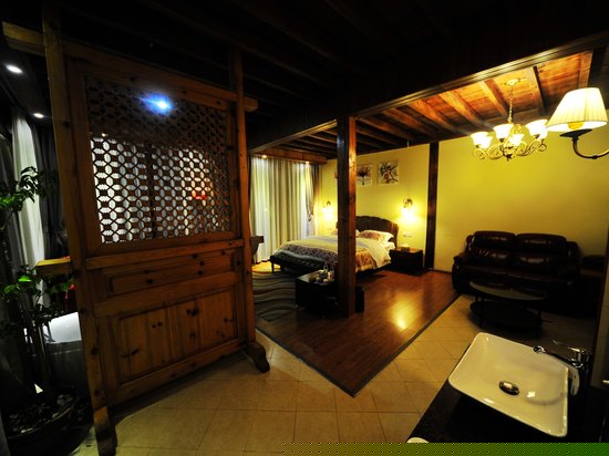 全湖景情侣蜜月房