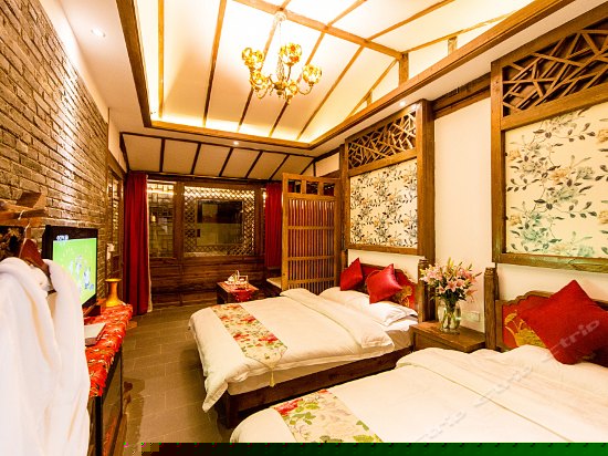 大业店唯美古韵亲子房