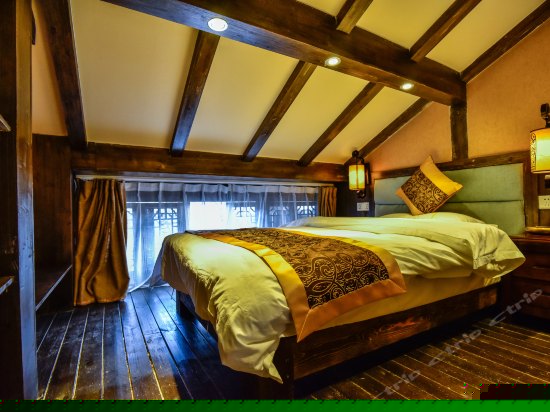 温馨复式家庭房