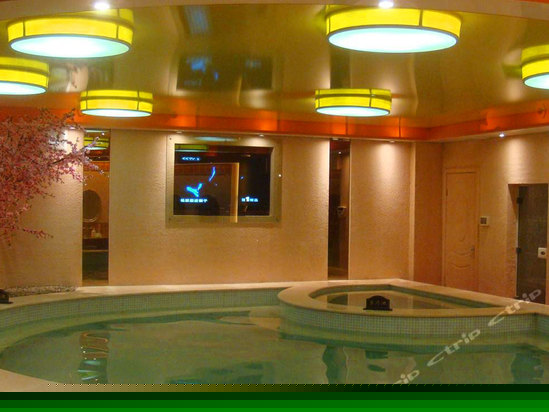 室内游泳池