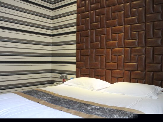 豪华商务大床房